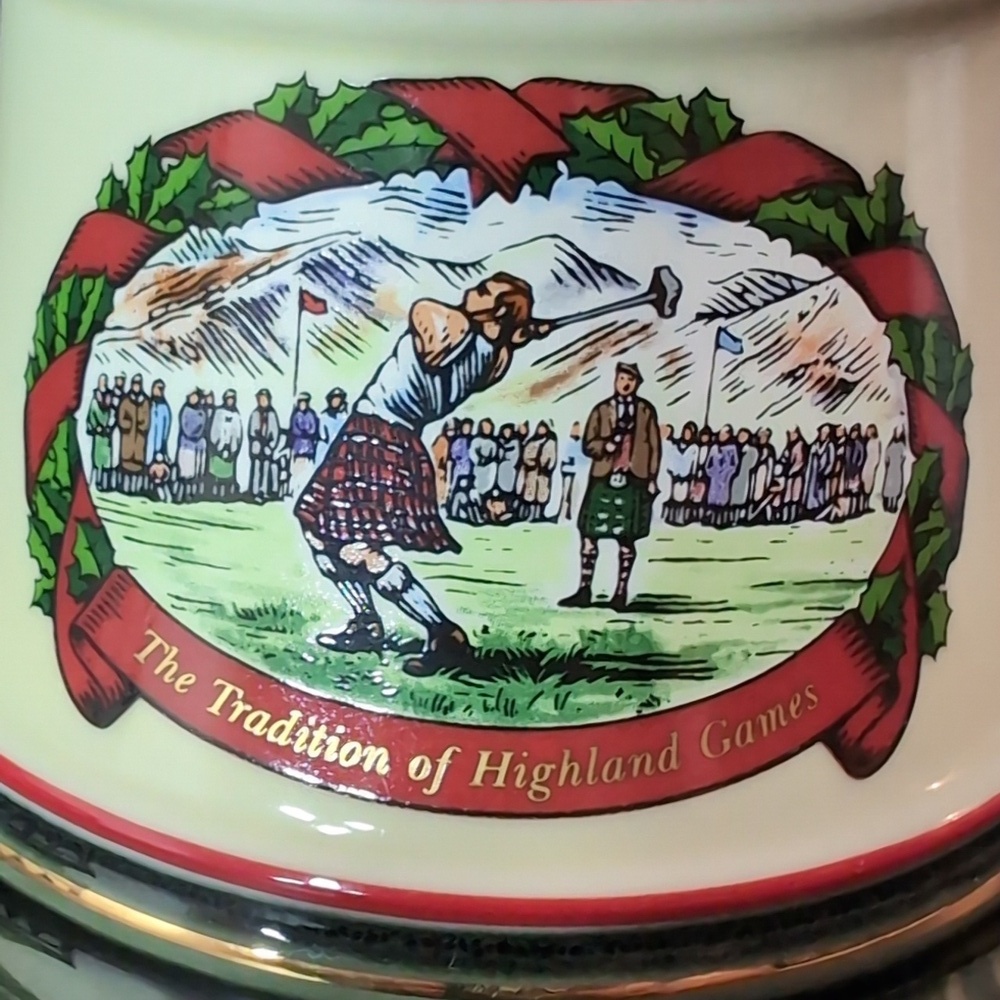VGT 95  Bells Old Scotch Whisky Bottle Porcelain. - Picture 3 of 13